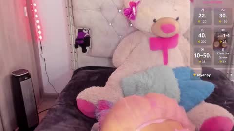 Emi   online show from 10.10.25