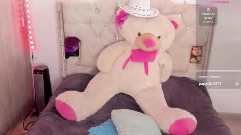 Emi   online show from 10.31.25