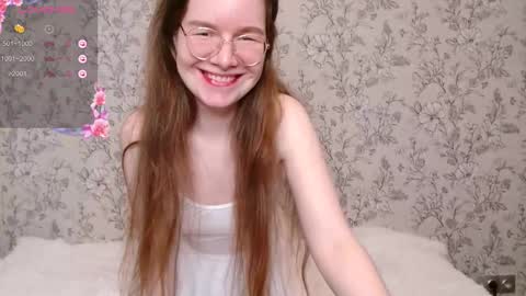 Snapshot of _mizuka_ chatting on 10.18.25 mizuka online show from 10.18.25
