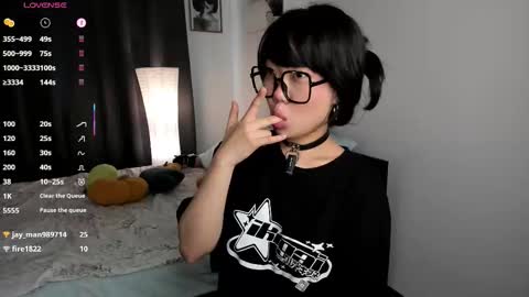 Snapshot of _molly_molly_molly_ chatting on 10.04.25 _molly_molly_molly_ online show from 10.04.25