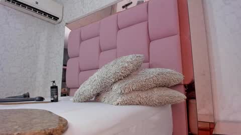 Snapshot of _molly_rosse_ chatting on 01.02.25 _molly_rosse_ online show from 01.02.25