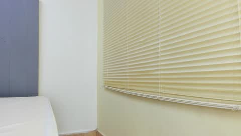 Snapshot of _molly_rosse_ chatting on 10.16.25 _molly_rosse_ online show from 10.16.25