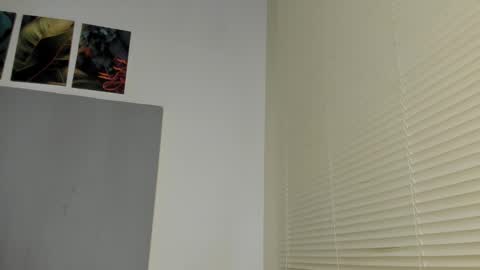 Snapshot of _molly_rosse_ chatting on 10.17.25 _molly_rosse_ online show from 10.17.25