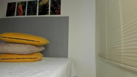 Snapshot of _molly_rosse_ chatting on 11.01.25 _molly_rosse_ online show from 11.01.25