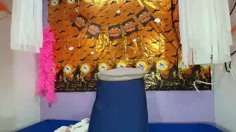 Snapshot of _mystic_luna chatting on 10.15.25 Luna online show from 10.15.25