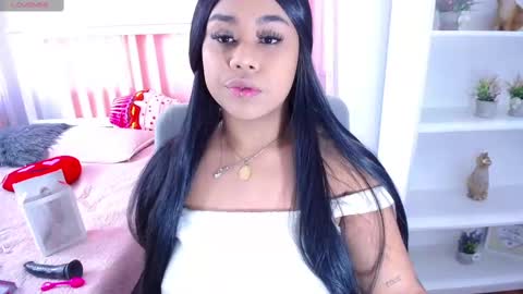 nahomi  online show from 02.18.25