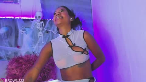 Snapshot of _naomibrown_ chatting on 10.04.25 naomi brown online show from 10.04.25