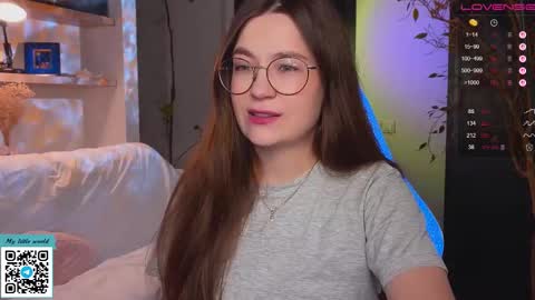 Mia with a big heart  online show from 10.24.25