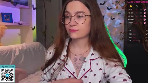 Mia with a big heart  online show from 10.28.25