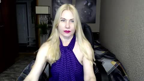 Snapshot of _night_fantasy_ chatting on 01.28.25 Donella online show from 01.28.25
