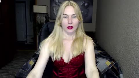 Snapshot of _night_fantasy_ chatting on 02.11.25 Donella online show from 02.11.25