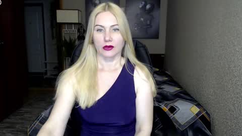 Snapshot of _night_fantasy_ chatting on 02.19.25 Donella online show from 02.19.25