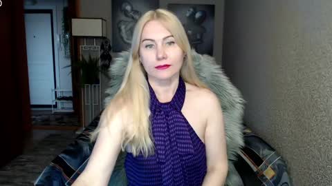 Snapshot of _night_fantasy_ chatting on 03.08.25 Donella online show from 03.08.25