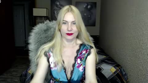 Snapshot of _night_fantasy_ chatting on 03.10.25 Donella online show from 03.10.25