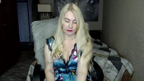 Donella    online show from 12.20.25