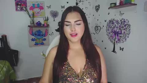 Snapshot of _ninahot chatting on 11.08.25 Nina online show from 11.08.25