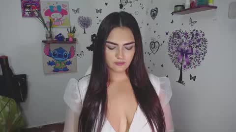 Snapshot of _ninahot chatting on 11.09.25 Nina online show from 11.09.25