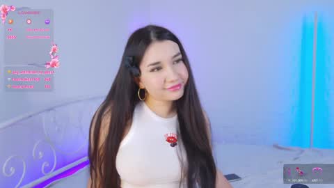 Snapshot of _noell_ chatting on 12.07.24 Vivian online show from 12.07.24