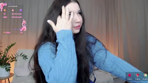 Snapshot of _noell_ chatting on 01.19.25 Vivian online show from 01.19.25