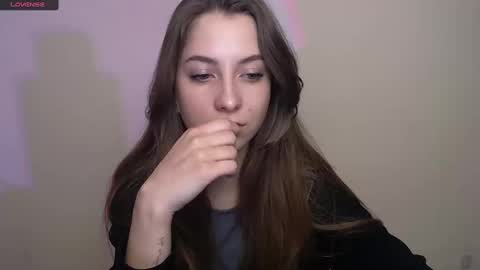Snapshot of _oliviax_ chatting on 10.03.25 Olivia online show from 10.03.25
