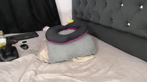 _pamelaqueen_ online show from 01.06.26