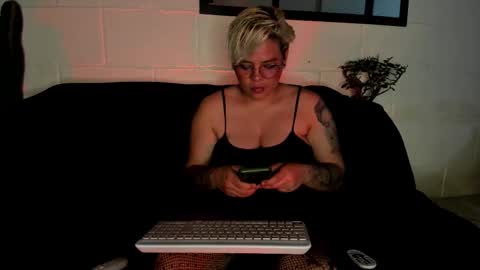 Snapshot of _paradissela chatting on 02.03.26 GAIA online show from 02.03.26