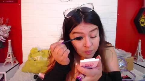 Laura online show from 11.03.25