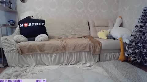 _pretty_fox_ online show from 12.14.24