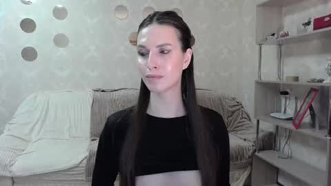 _pretty_fox_ online show from 10.21.25