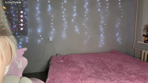 Ellie and Nika online show from 02.05.26