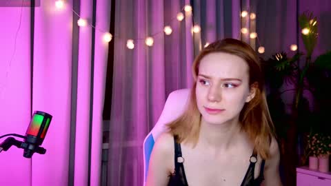 Snapshot of _ramona__ chatting on 12.31.24 im Amy online show from 12.31.24