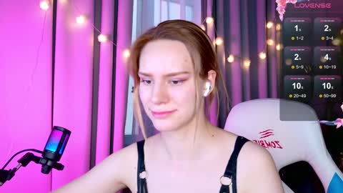 Snapshot of _ramona__ chatting on 12.31.24 im Amy online show from 12.31.24