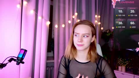 Snapshot of _ramona__ chatting on 01.02.25 im Amy online show from 01.02.25