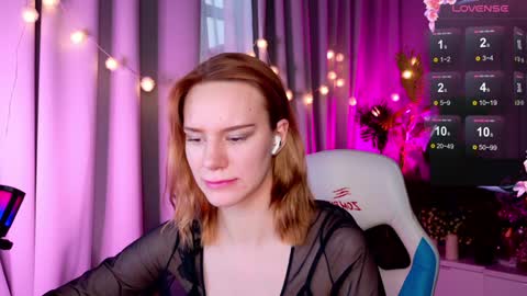 Snapshot of _ramona__ chatting on 01.04.25 im Amy online show from 01.04.25