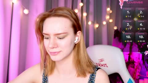 Snapshot of _ramona__ chatting on 01.10.25 im Amy online show from 01.10.25