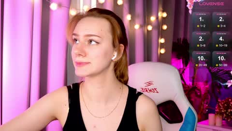 Snapshot of _ramona__ chatting on 01.16.25 im Amy online show from 01.16.25