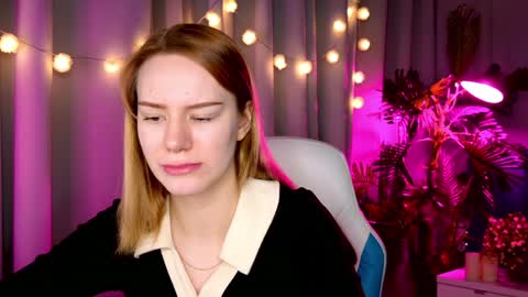 Snapshot of _ramona__ chatting on 01.20.25 im Amy online show from 01.20.25