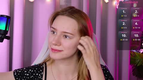 Snapshot of _ramona__ chatting on 01.28.25 im Amy online show from 01.28.25