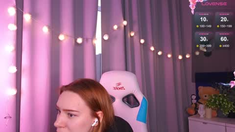 Snapshot of _ramona__ chatting on 02.01.25 im Amy online show from 02.01.25