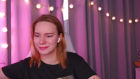 Snapshot of _ramona__ chatting on 02.01.25 im Amy online show from 02.01.25