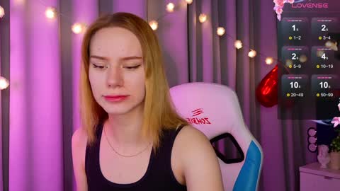 Snapshot of _ramona__ chatting on 02.03.25 im Amy online show from 02.03.25