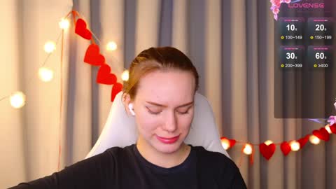 Snapshot of _ramona__ chatting on 02.07.25 im Amy online show from 02.07.25