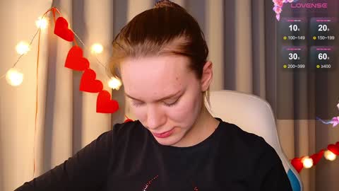 Snapshot of _ramona__ chatting on 02.07.25 im Amy online show from 02.07.25