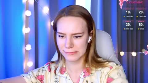 Snapshot of _ramona__ chatting on 02.11.25 im Amy online show from 02.11.25