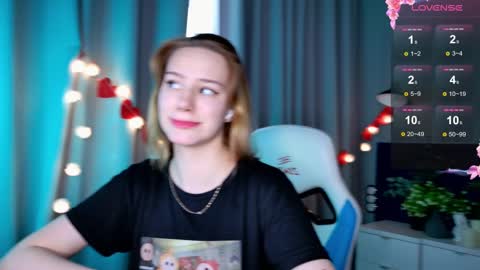 Snapshot of _ramona__ chatting on 02.17.25 im Amy online show from 02.17.25