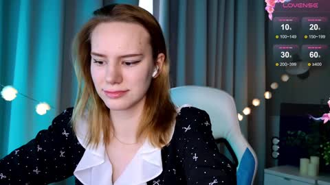 Snapshot of _ramona__ chatting on 03.03.25 im Amy online show from 03.03.25