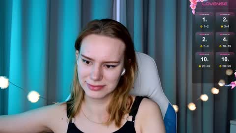 Snapshot of _ramona__ chatting on 03.04.25 im Amy online show from 03.04.25