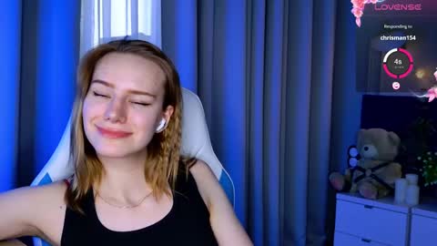 Snapshot of _ramona__ chatting on 03.06.25 im Amy online show from 03.06.25