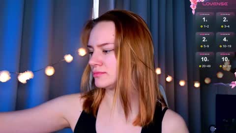 Snapshot of _ramona__ chatting on 03.10.25 im Amy online show from 03.10.25