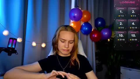 Snapshot of _ramona__ chatting on 09.09.25 im Amy online show from 09.09.25